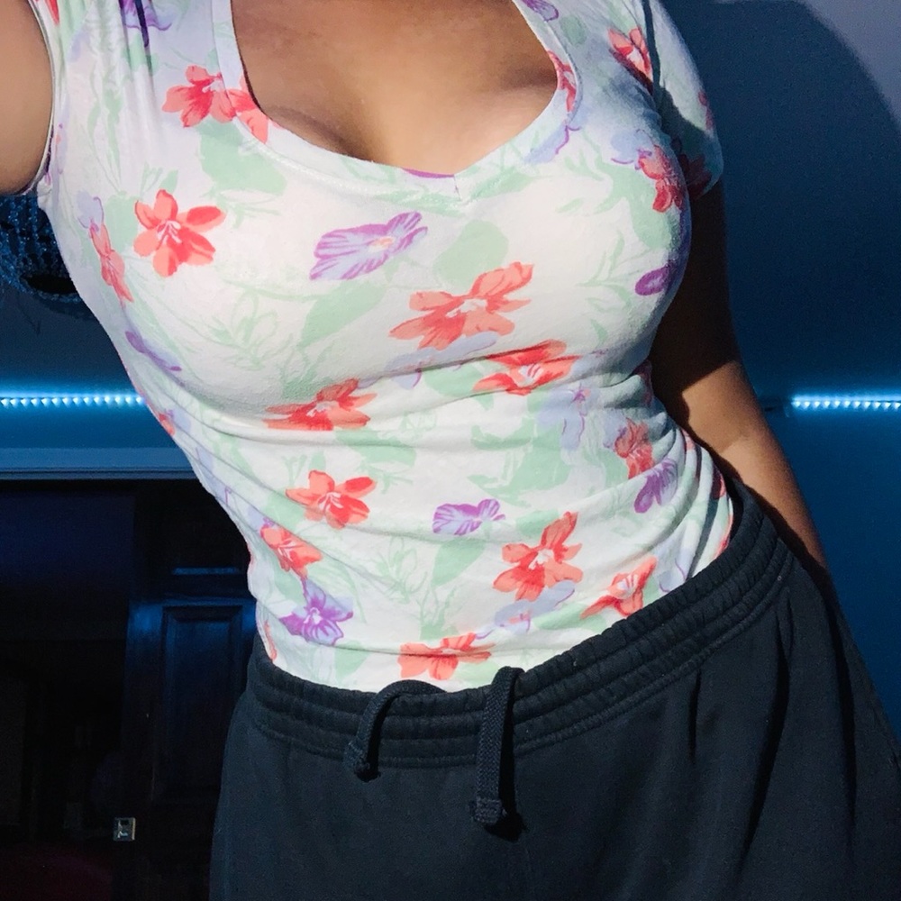 Urban outfitters flower t-shirt